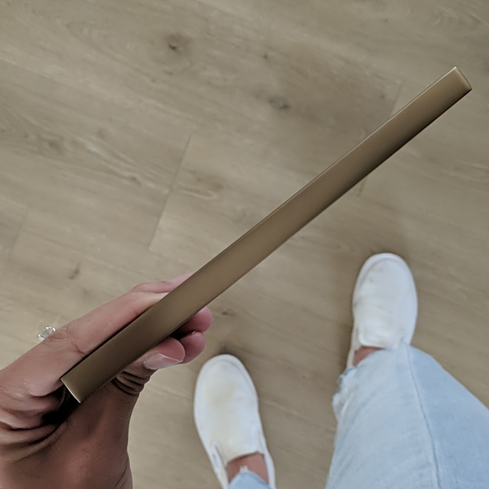 Hardware drawer pulls